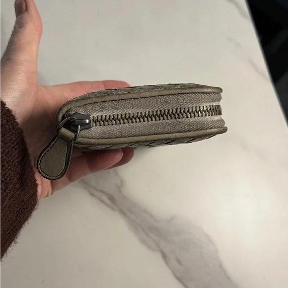 Bottega Veneta Checkered Leather Wallet - Picture 10 of 12